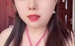 坐到桌上腿张开H